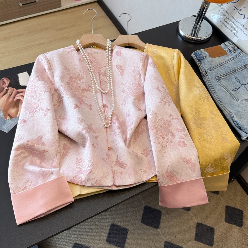 Neo Chinese Knot Buttons Jacquard Chinese Style Top Blouse for Women product photo - Zhongguo Hanfu