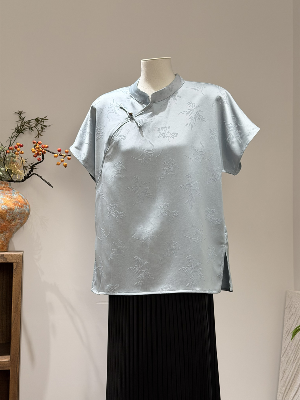 Neo Chinese Knot Buttons Chinese Style Top Blouse for Women product photo - Zhongguo Hanfu