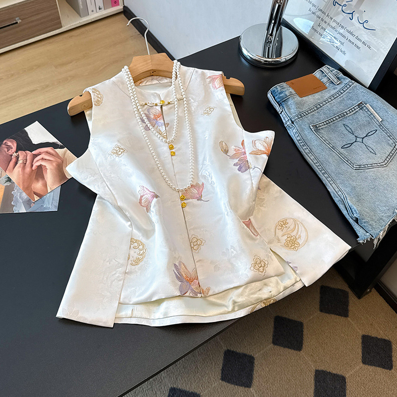 Neo Chinese Jacquard Embroidered Tang Suit Jacket for Women product photo - Zhongguo Hanfu