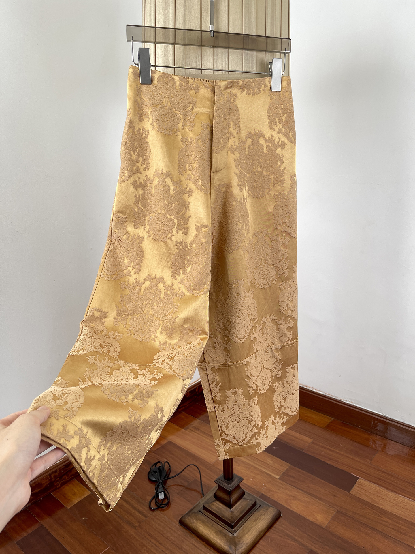 Neo Chinese Jacquard Wide Leg Pants for Women product photo - Zhongguo Hanfu