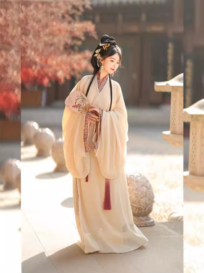 Traditional Hanfu Dress Set for Women product photo - Zhongguo Hanfu
