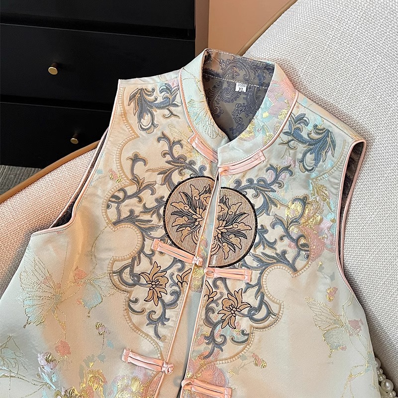 Neo Chinese Embroidered Chinese Style Top Blouse for Women product photo - Zhongguo Hanfu