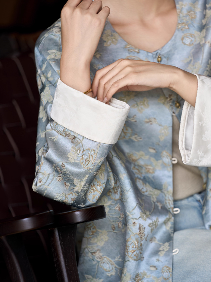 Neo Chinese Jacquard Chinese Style Top Blouse for Women product photo - Zhongguo Hanfu