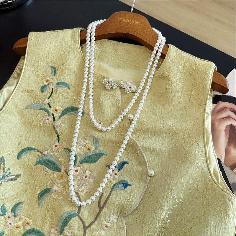 Neo Chinese Jacquard Embroidered Tang Suit Jacket for Women product photo - Zhongguo Hanfu