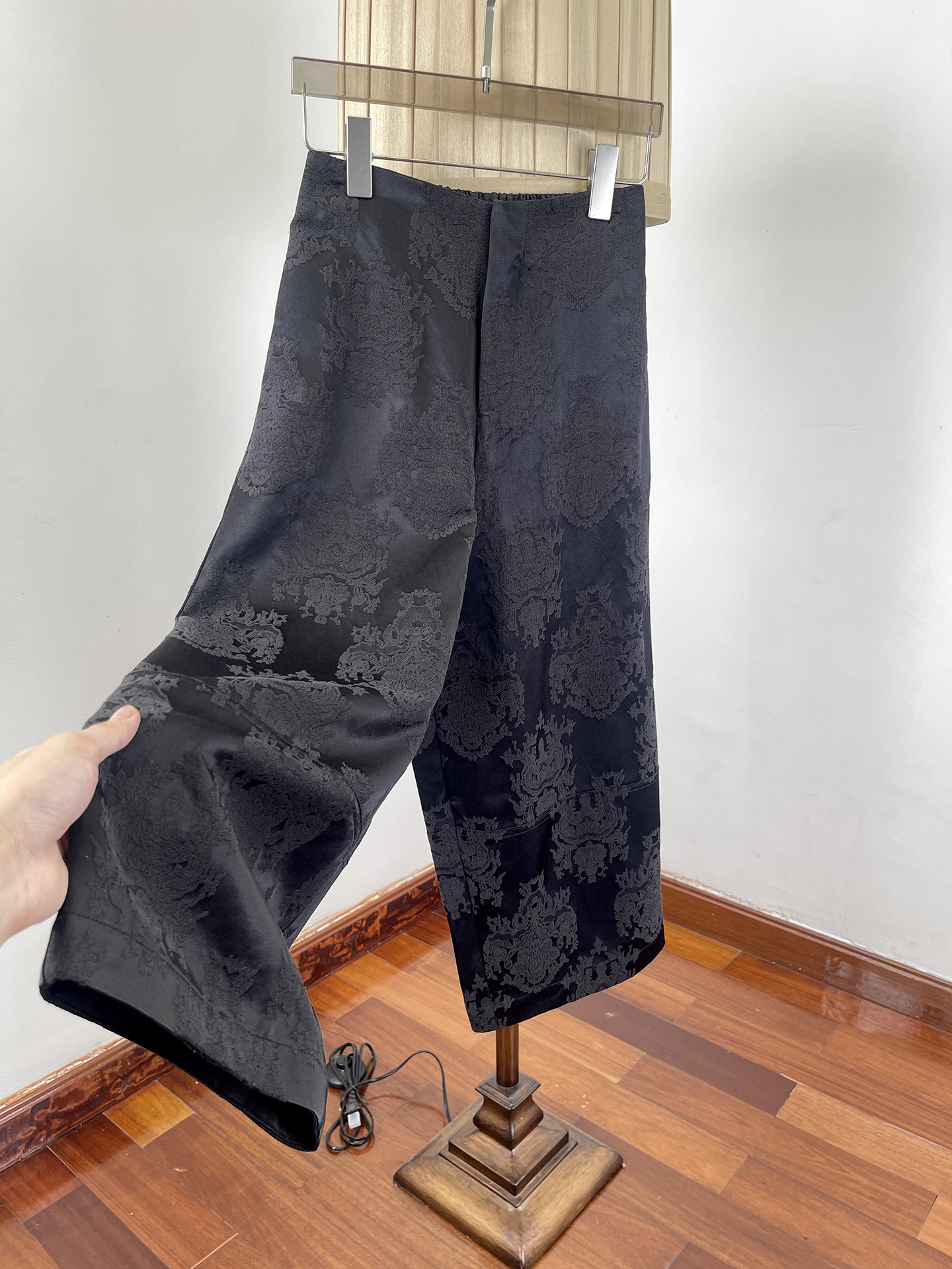 Neo Chinese Jacquard Wide Leg Pants for Women product photo - Zhongguo Hanfu