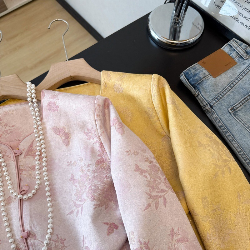 Neo Chinese Knot Buttons Jacquard Chinese Style Top Blouse for Women product photo - Zhongguo Hanfu