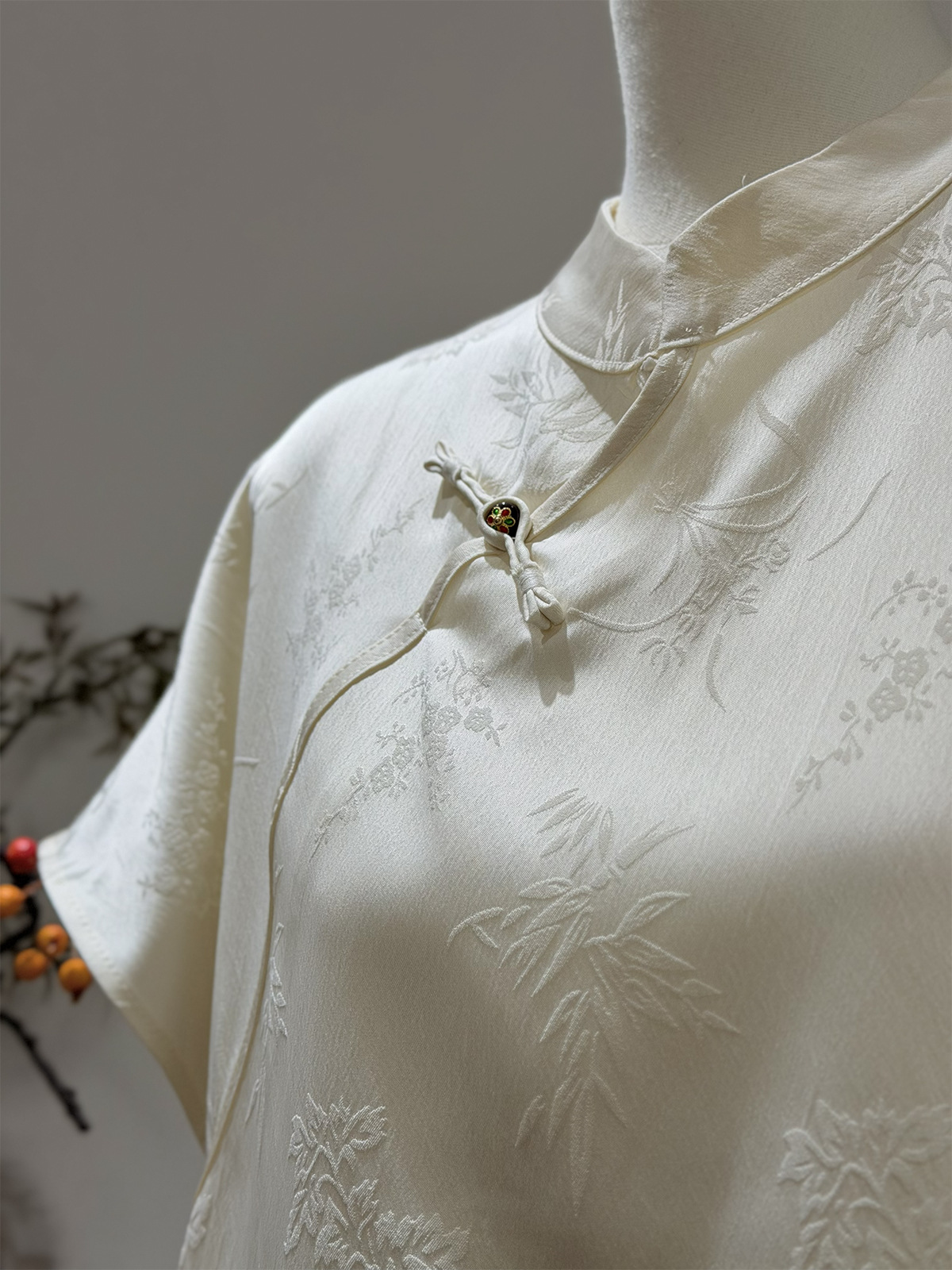 Neo Chinese Knot Buttons Chinese Style Top Blouse for Women product photo - Zhongguo Hanfu