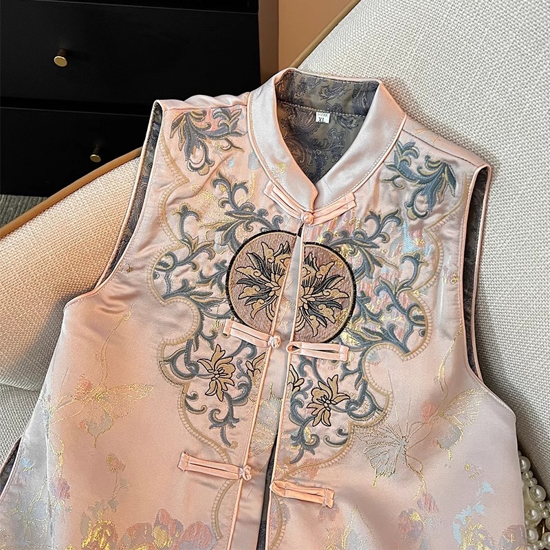 Neo Chinese Embroidered Chinese Style Top Blouse for Women product photo - Zhongguo Hanfu