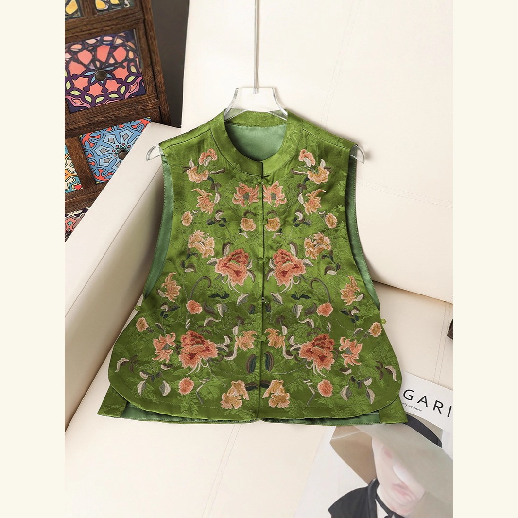 Neo Chinese Embroidered Tang Suit Jacket for Women product photo - Zhongguo Hanfu