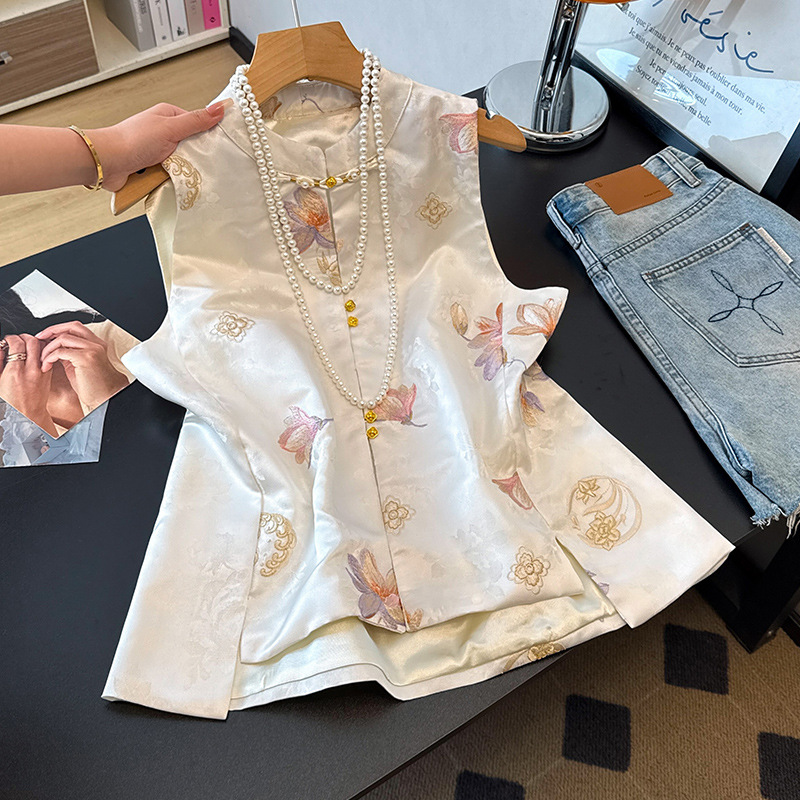 Neo Chinese Jacquard Embroidered Tang Suit Jacket for Women product photo - Zhongguo Hanfu