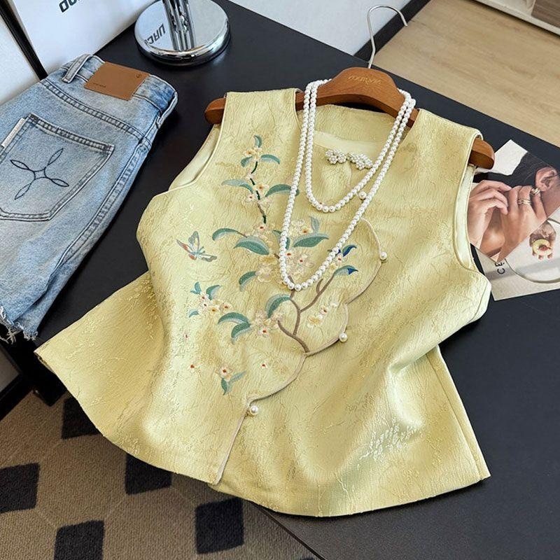 Neo Chinese Jacquard Embroidered Tang Suit Jacket for Women product photo - Zhongguo Hanfu
